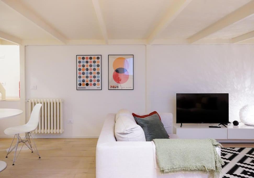 דירות מילאנו Navigli-Bocconi Spazio Luce Design מראה חיצוני תמונה