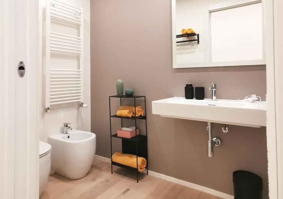 דירות מילאנו Navigli-Bocconi Spazio Luce Design מראה חיצוני תמונה